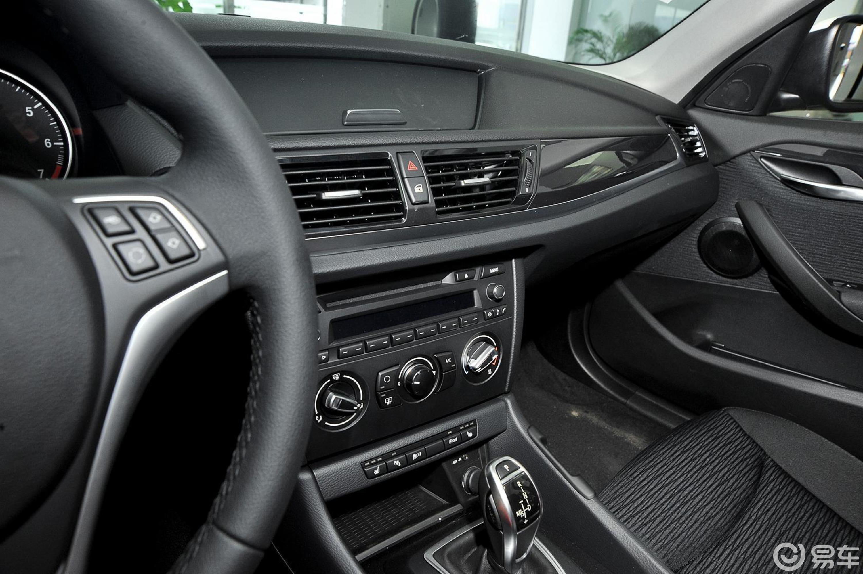 【宝马x12015款sdrive18i 时尚晋级版内饰汽车图片-汽车图片大全】