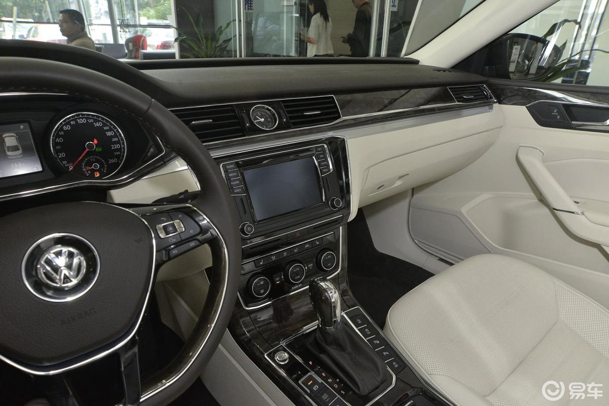 【帕萨特2016款380tsi dsg御尊版中控台驾驶员方向汽车图片-汽车图片