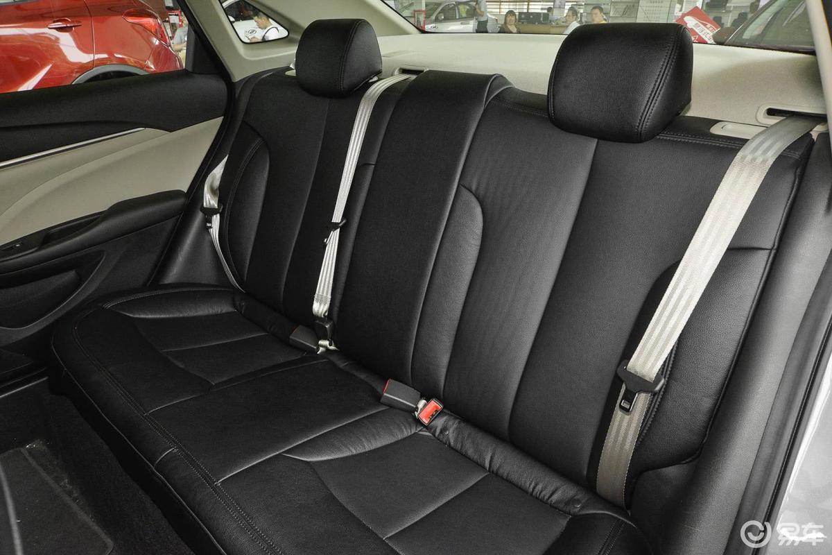 【英朗2016款15n 自动 精英版后排座椅汽车图片-汽车图片大全】-易车