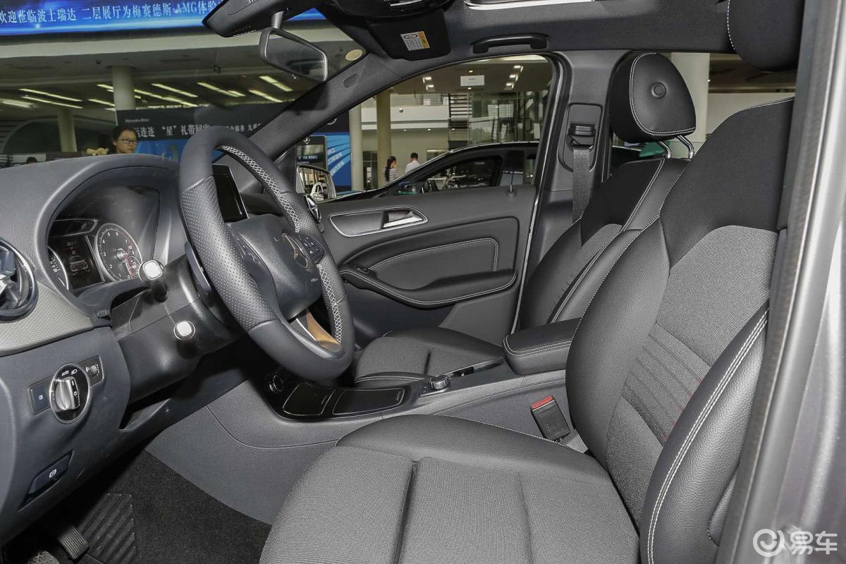 【奔驰b级2015款b 200 动感版前排空间汽车图片-汽车图片大全】-易车