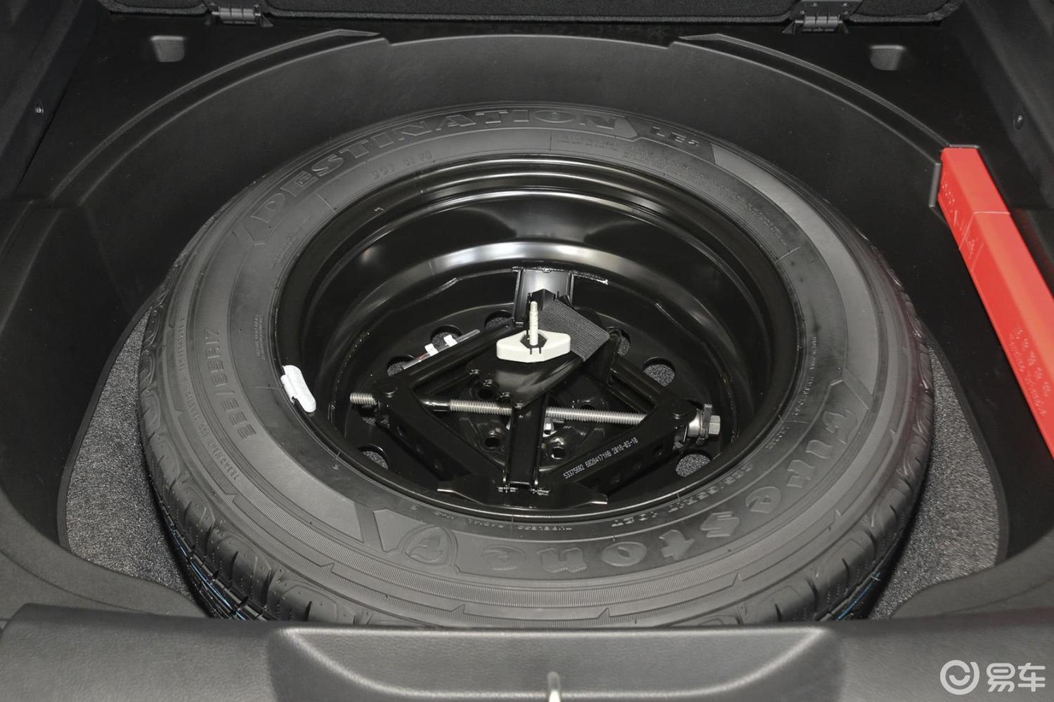 【自由光2016款2.4l 优越版备胎汽车图片-汽车图片大全】-易车