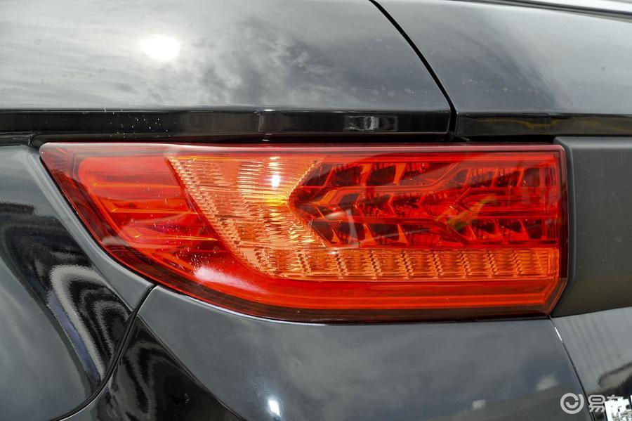 【陆风x72015款2.