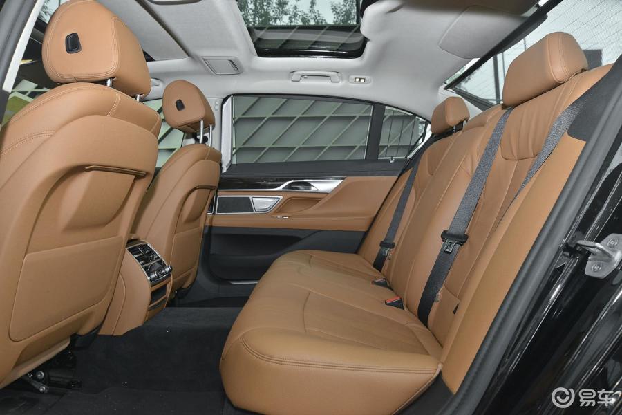 【宝马7系2016款730li 领先型后排空间体验汽车图片-汽车图片大全】