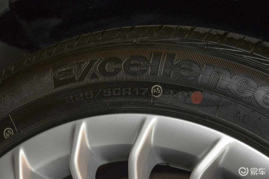 奥迪a4l 轮胎规格图