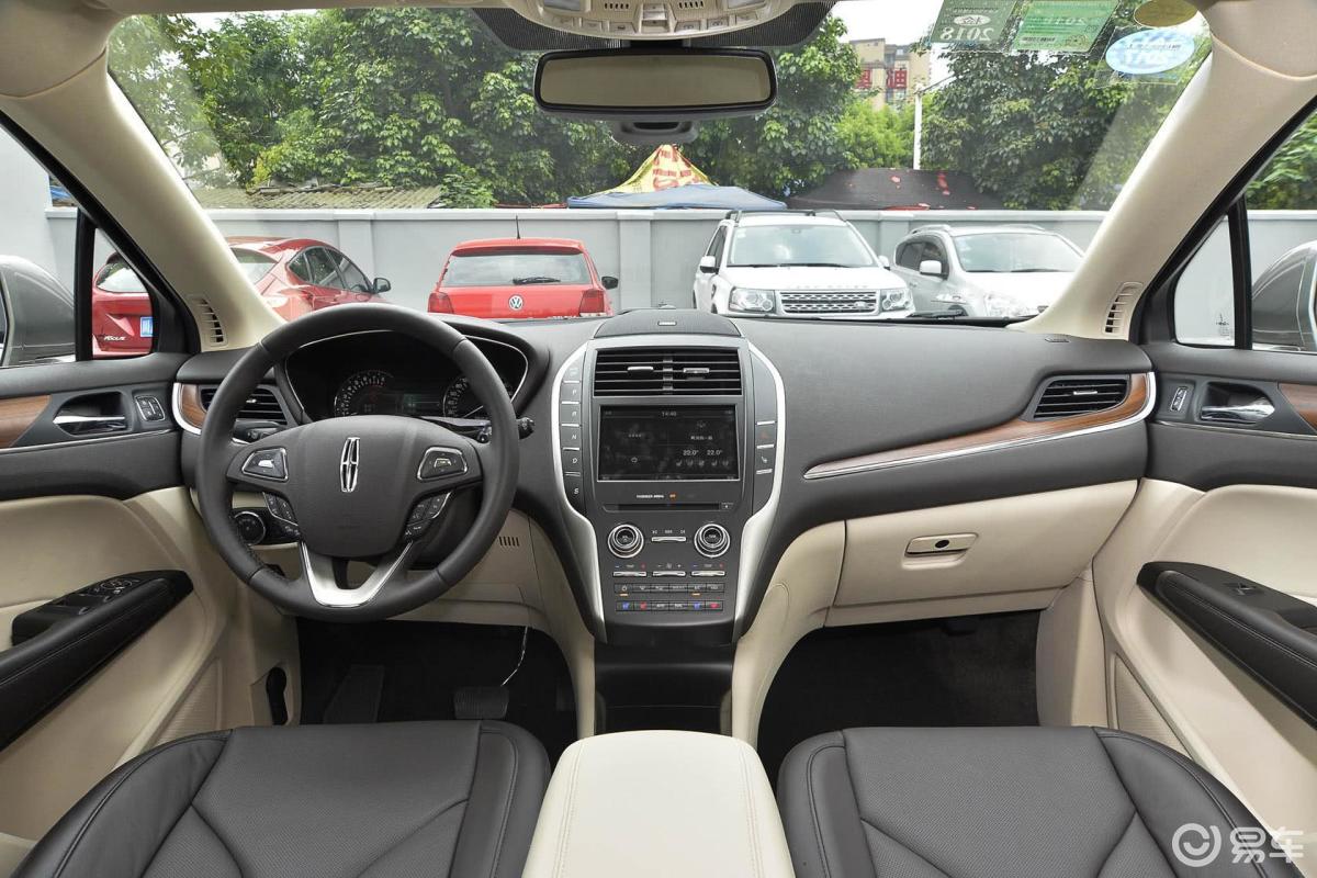 0t 四驱 尊耀版内饰全景正拍汽车图片-汽车图片大全】-易车