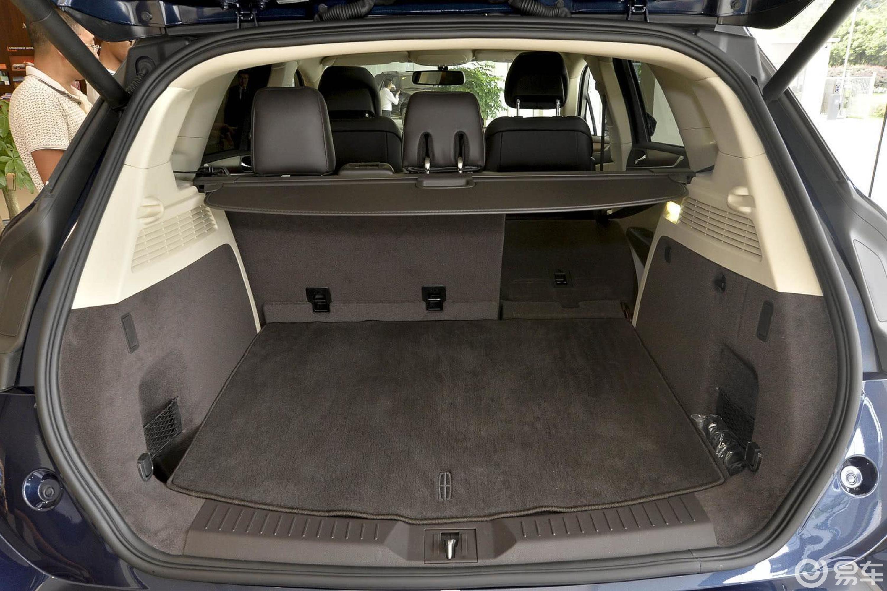 【林肯mkc2016款2.0t 四驱 尊雅版空间汽车图片-汽车图片大全】-易车