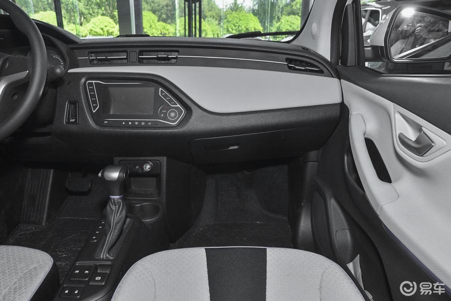 【荣威e502016款e50内饰汽车图片-汽车图片大全】-易车网