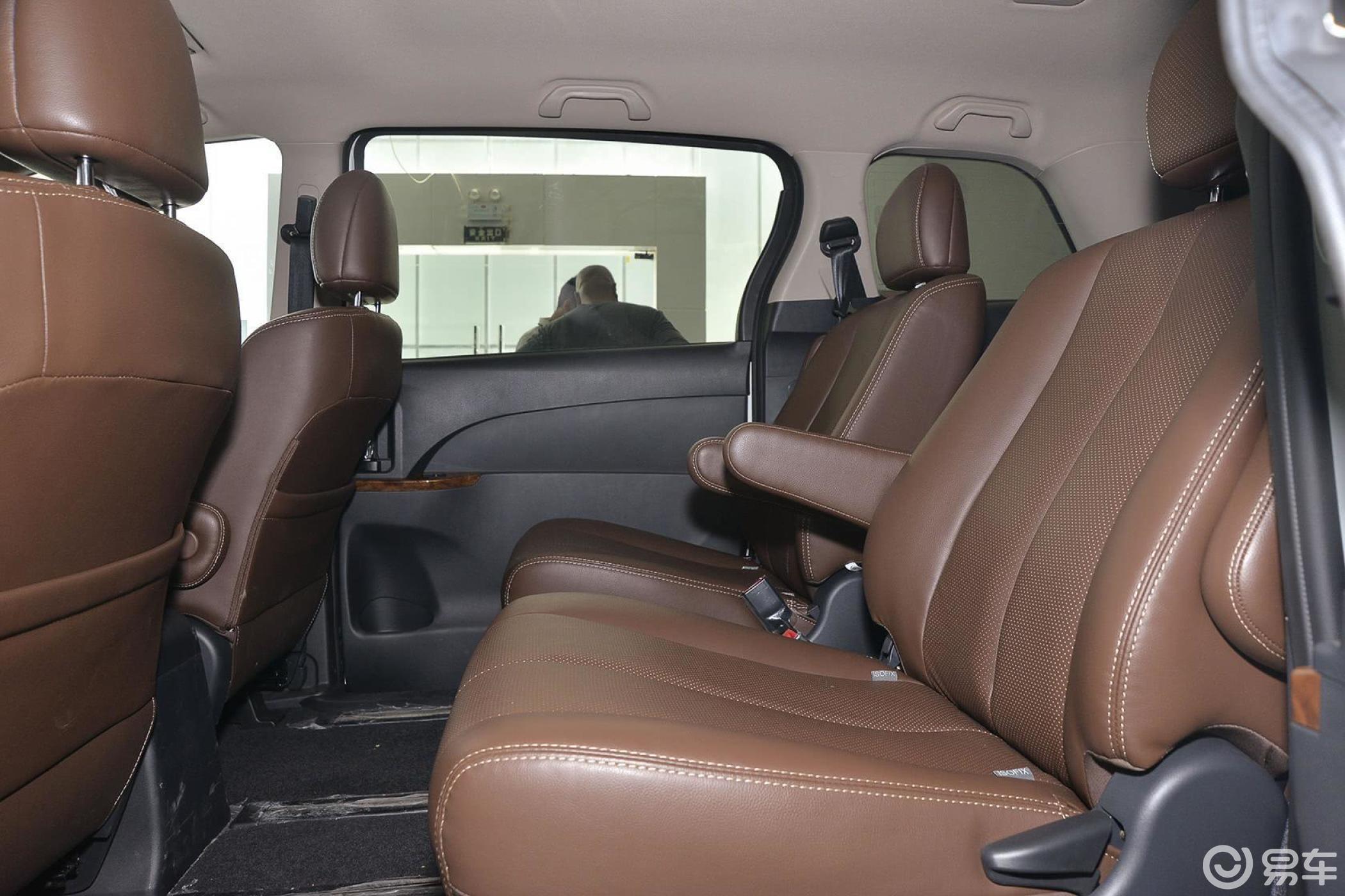 【比亚迪m62015款2.