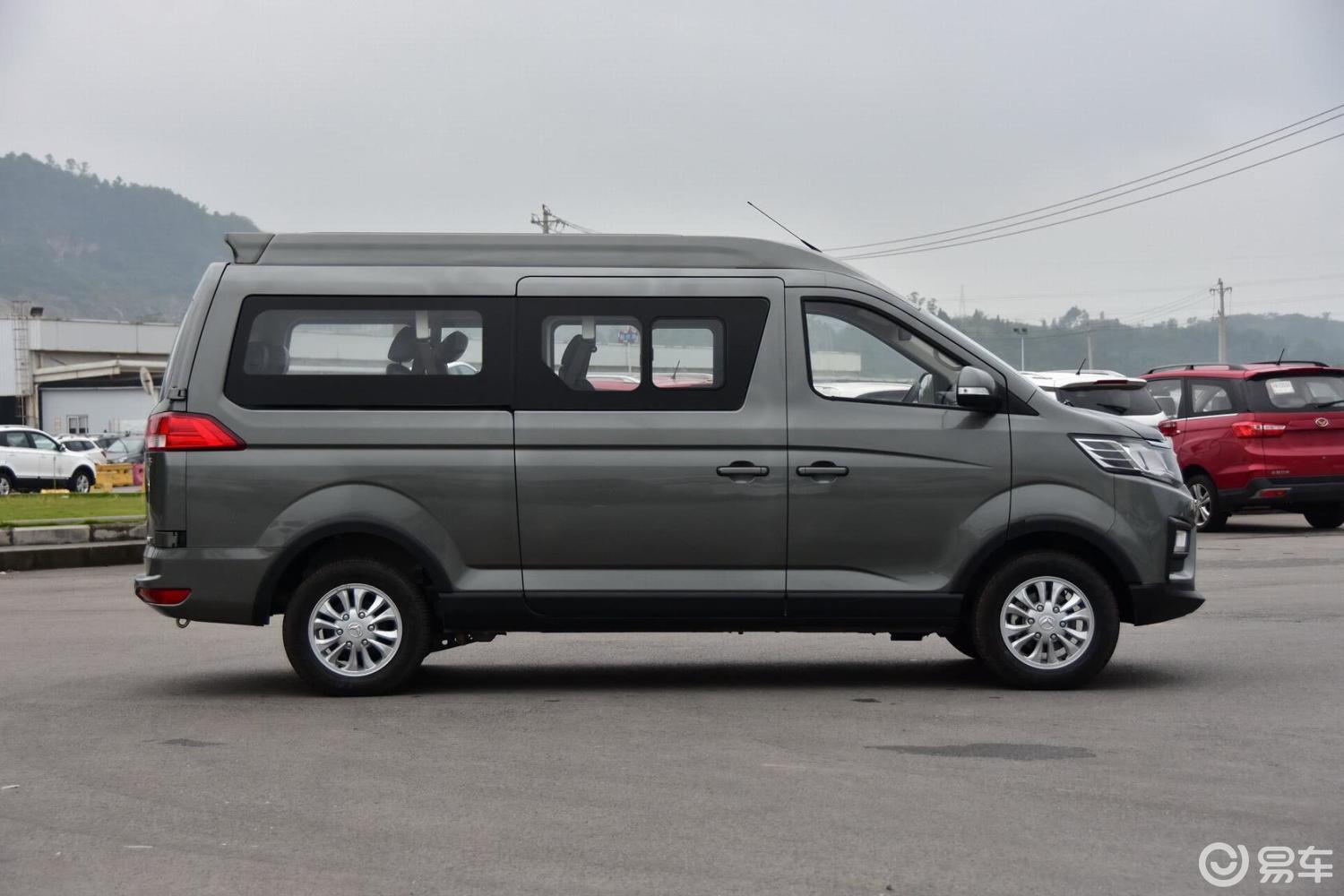 北汽幻速  幻速h6  2017款  2017款  1.8l 手动 豪华版  1.