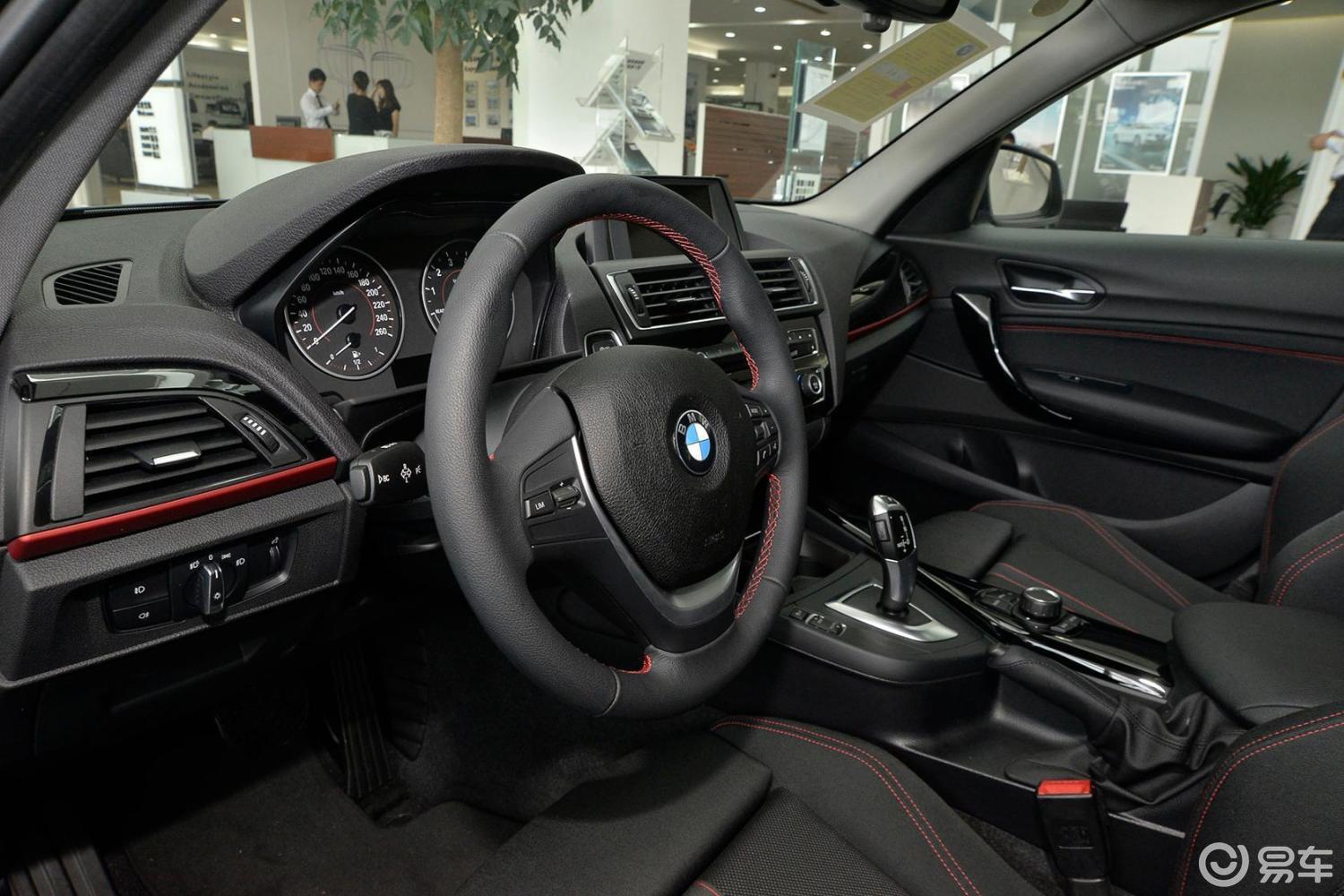 【宝马1系2015款120i 运动设计套装内饰汽车图片-汽车图片大全】-易车