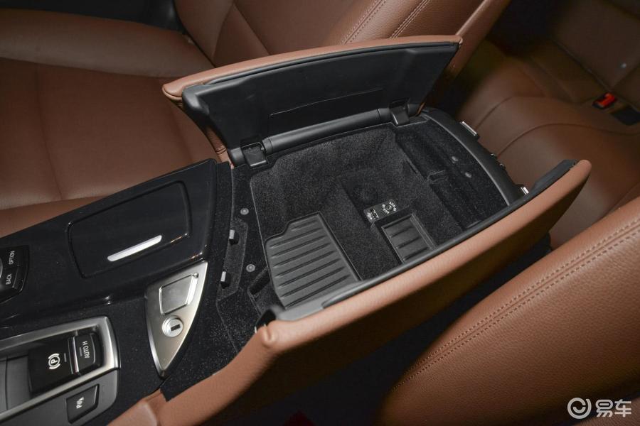 【宝马5系2015款520i 典雅型前排中央扶手箱空间汽车图片-汽车图片