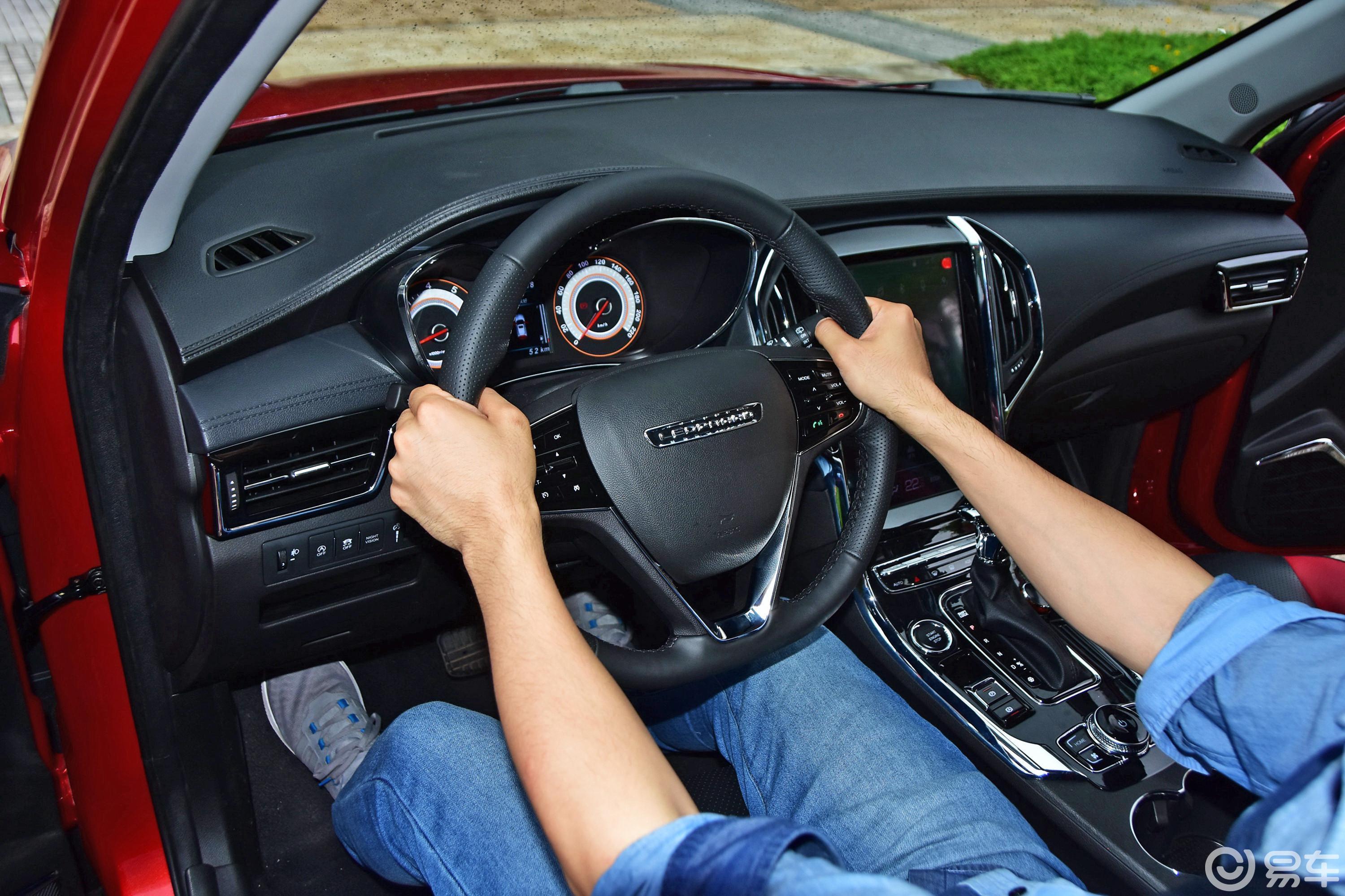 【猎豹cs92017款1.5l cvt 尊贵版内饰汽车图片-汽车图片大全】-易车