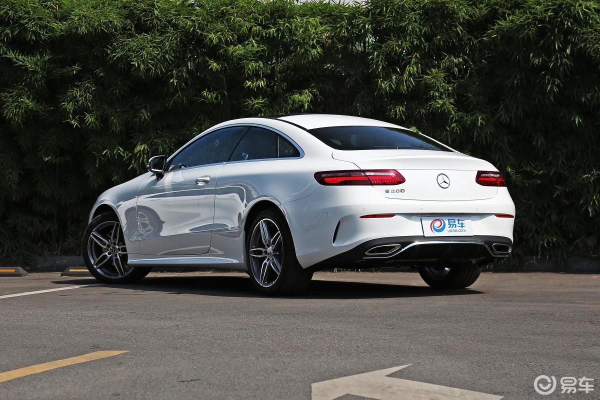 【奔驰e级2017款e 200 轿跑车侧前45度车头向右水平汽车图片-汽车图片