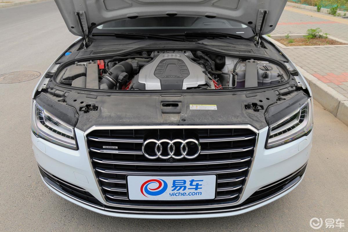 【奧迪a8l2017款50 tfsi quattro 豪華版側前45度車頭向右水平汽車