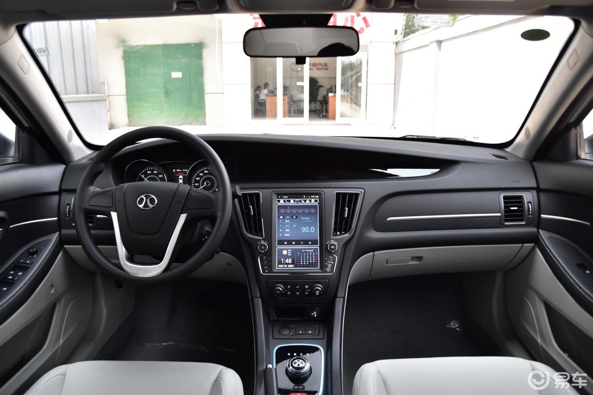 【北汽新能源eu2017款eu260 乐途plus版内饰全景正拍汽车图片-汽车