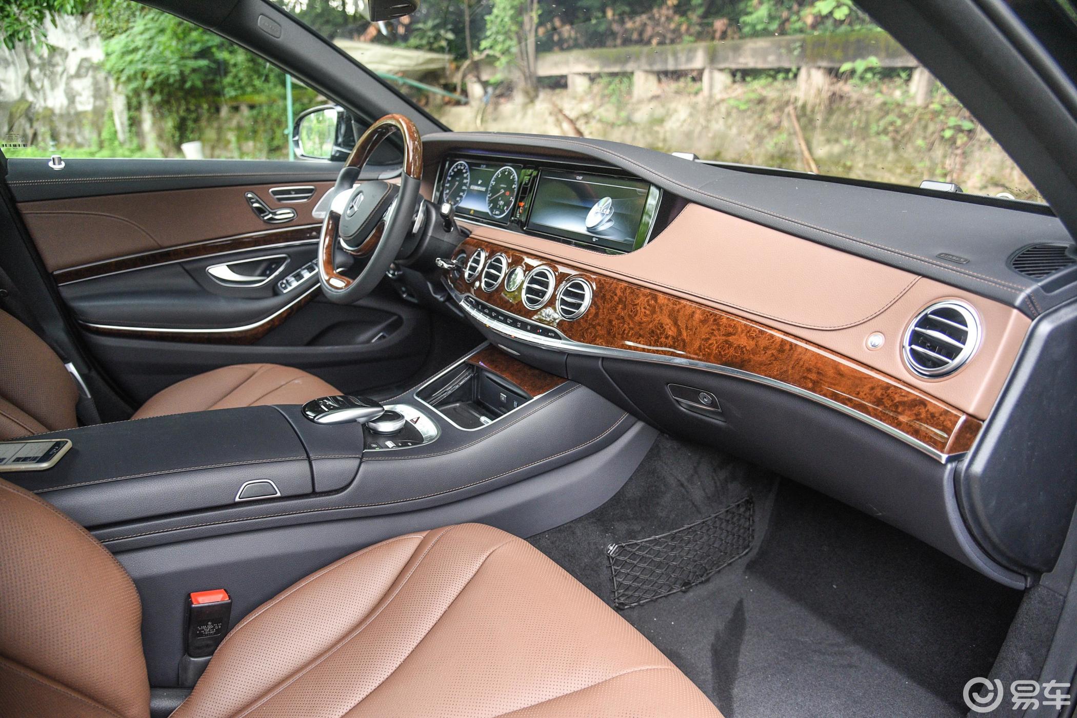 【奔驰s级2017款s 320 l 豪华版内饰全景副驾驶员方向汽车图片-汽车