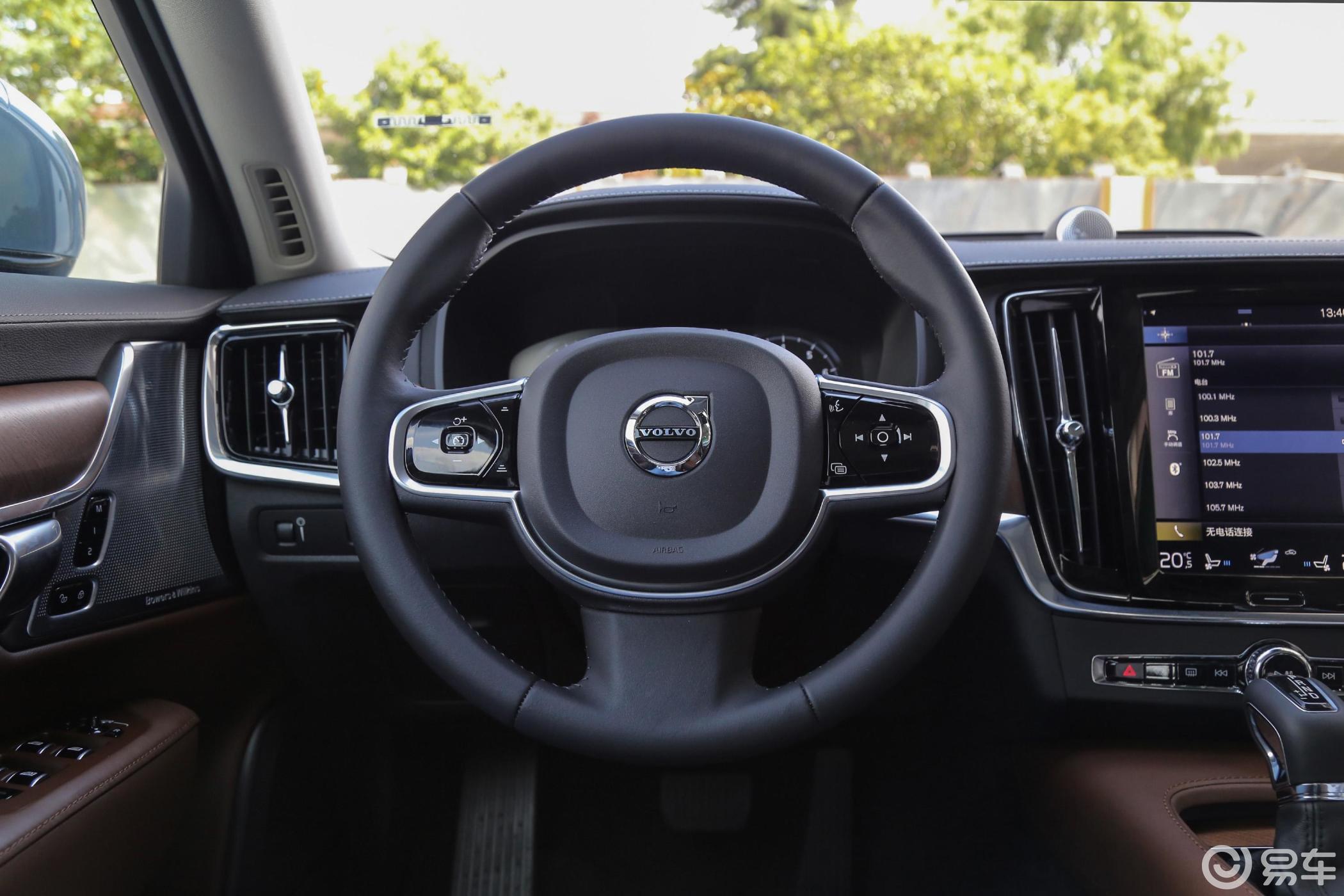 【沃尔沃s902017款t5 智尊版方向盘汽车图片-汽车图片大全】-易车