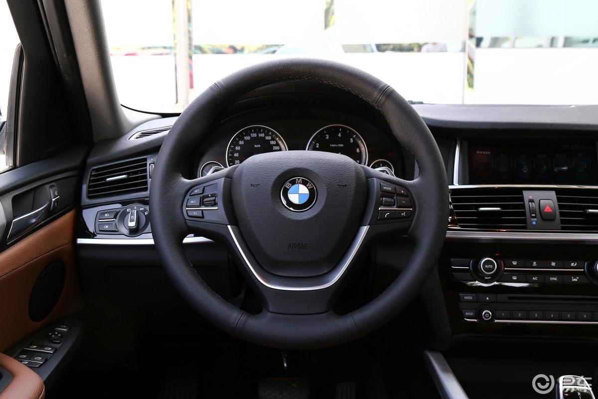 【宝马x42014款xdrive28i 领先版方向盘汽车图片-汽车图片大全】-易车