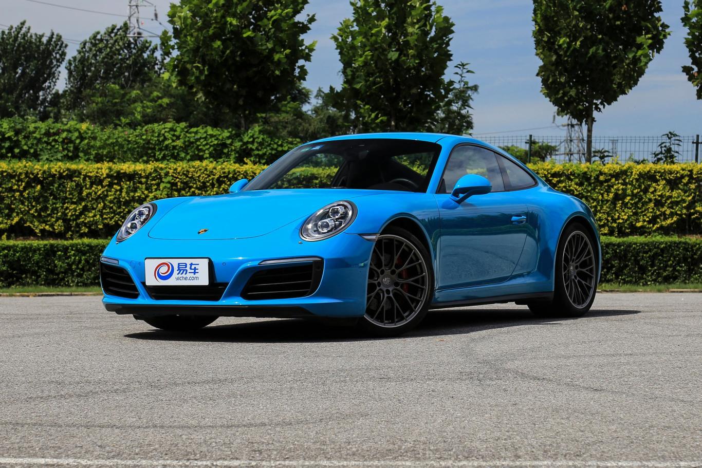 保时捷911carrera 4s 3.0t侧前45度车头向左水平