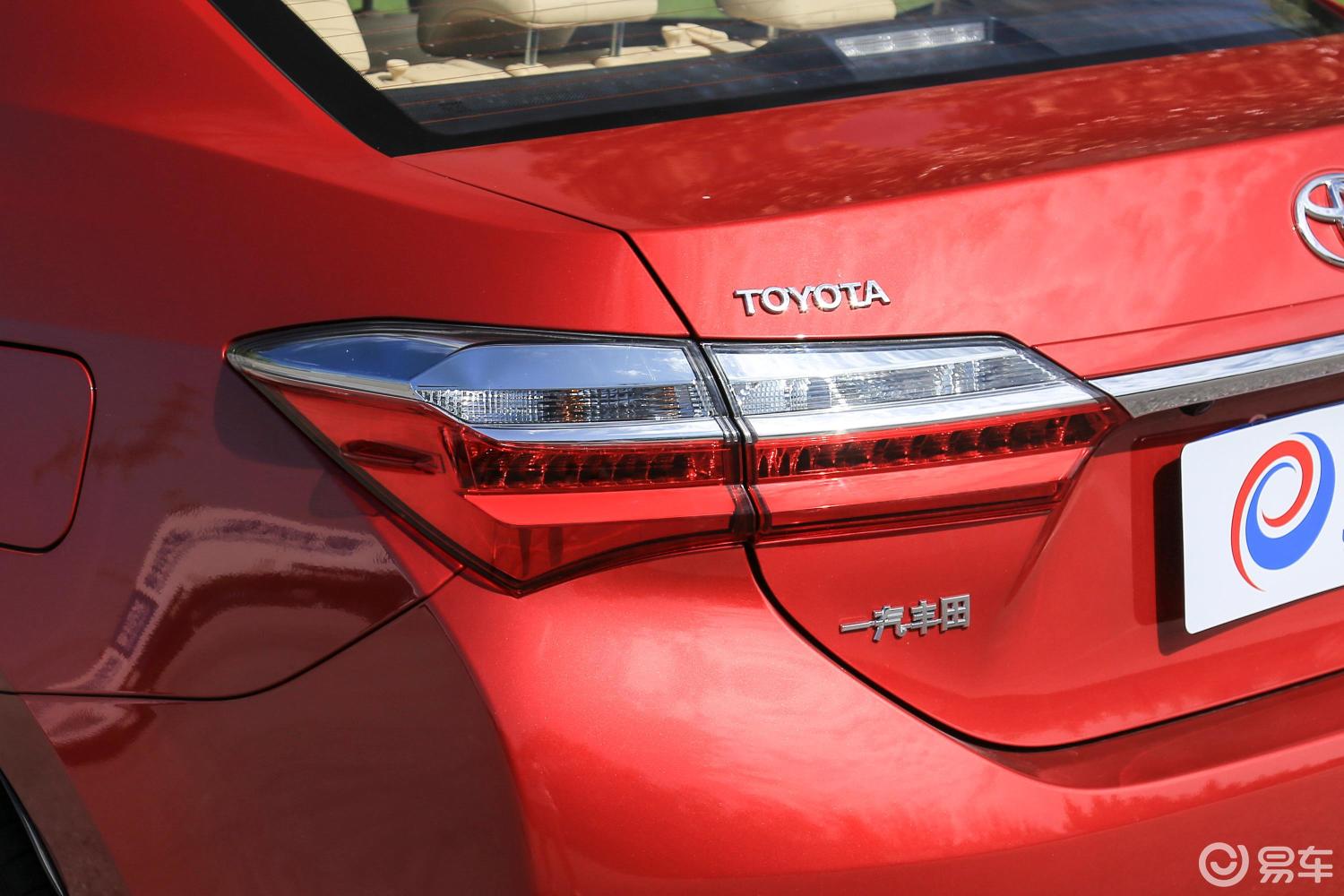 【卡罗拉2017款d-4t cvt glx-i尾灯侧45度俯拍汽车图片-汽车图片大全