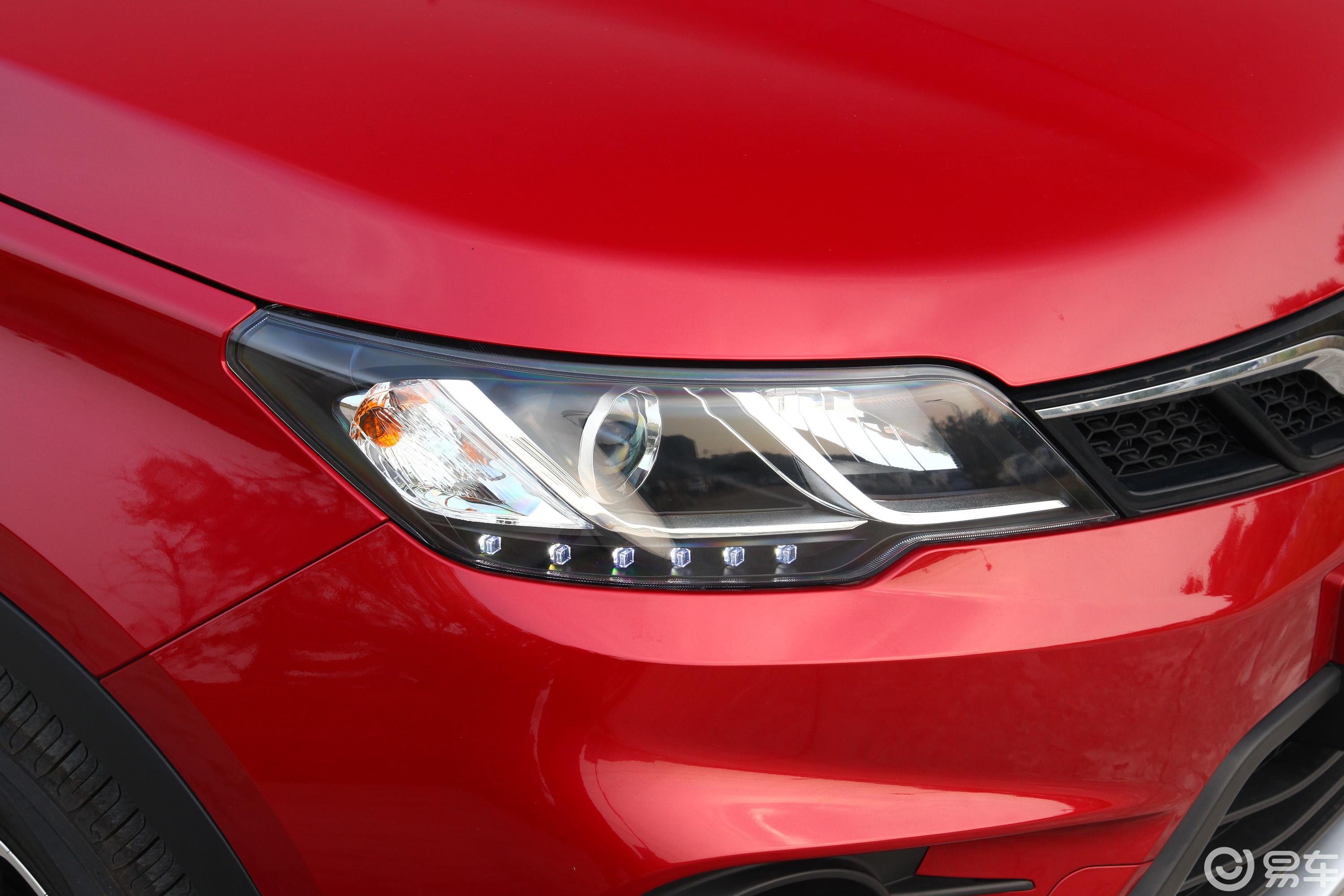 5t cvt 豪华版大灯侧45度俯拍汽车图片-汽车图片大全】-易车