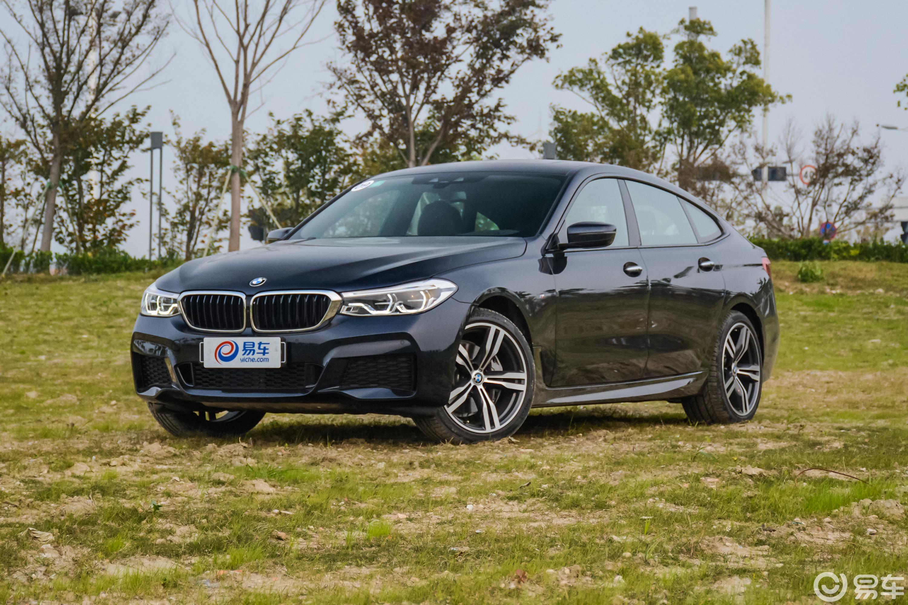 【宝马6系gt2018款640i xdrive m运动套装侧前45度车头向左水平汽车