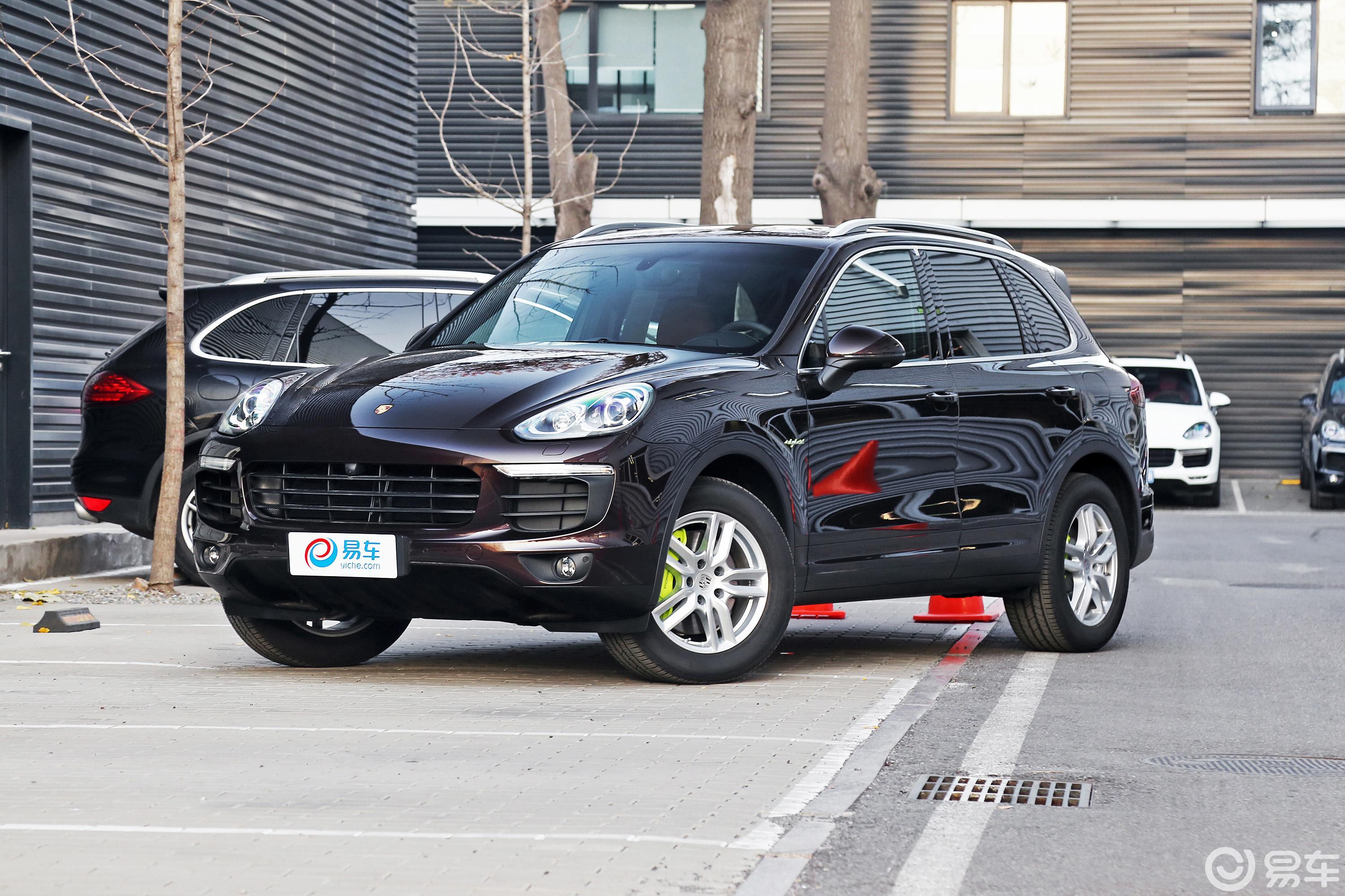 【cayenne 插电混动2016款cayenne s e-hybrid侧前45度车头向左水平