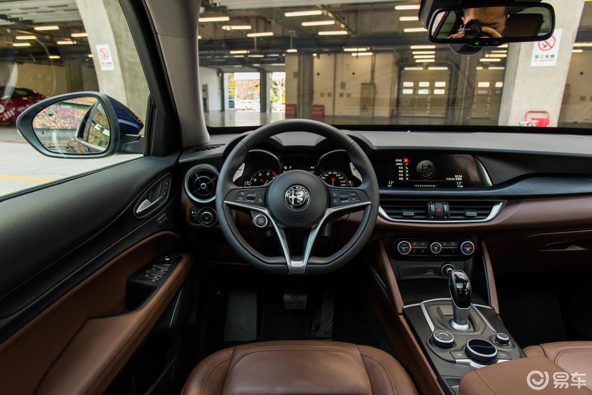 【阿尔法·罗密欧stelvio2017款2.