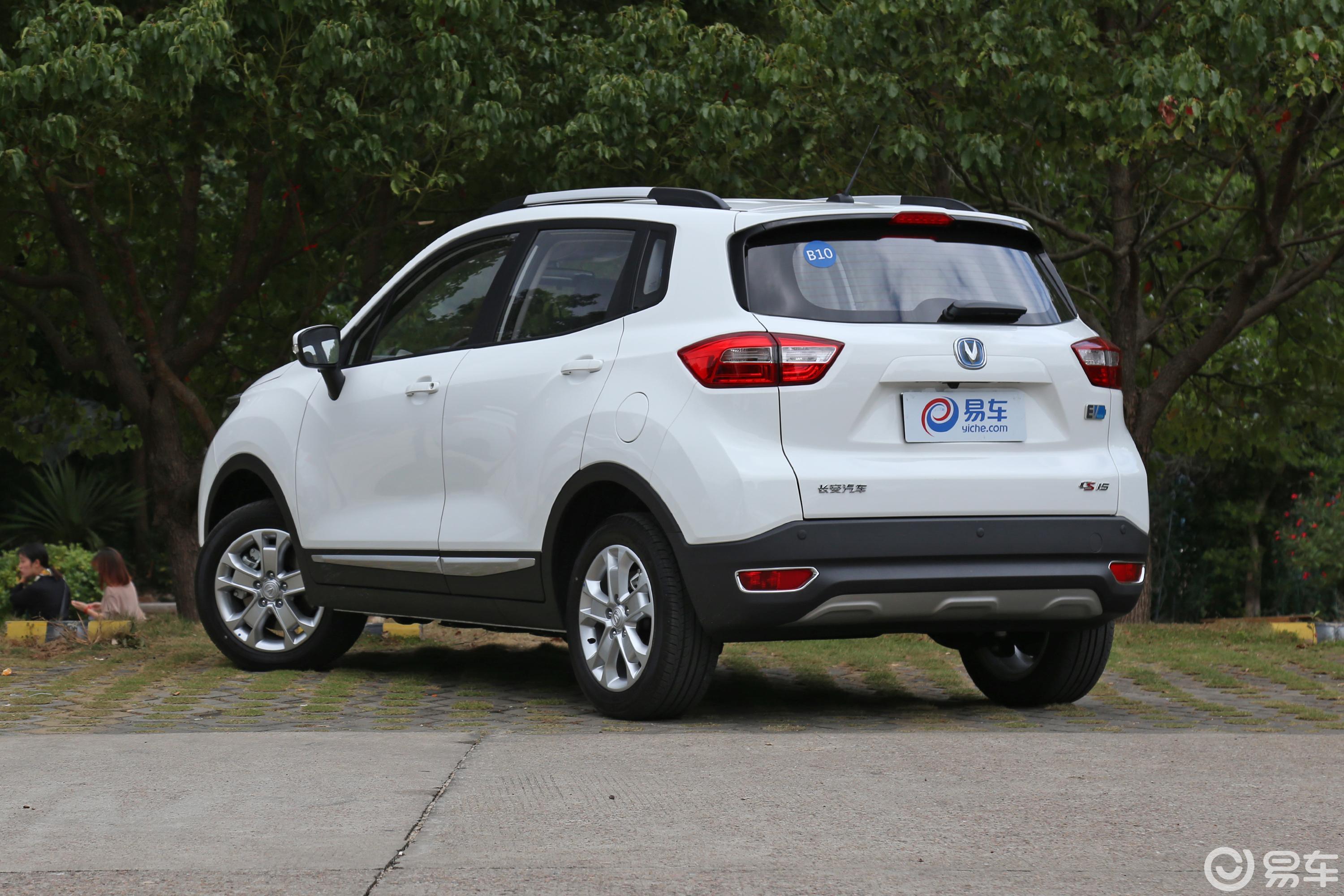 【长安cs15ev2017款350i侧后45度车头向左水平汽车图片-汽车图片大全