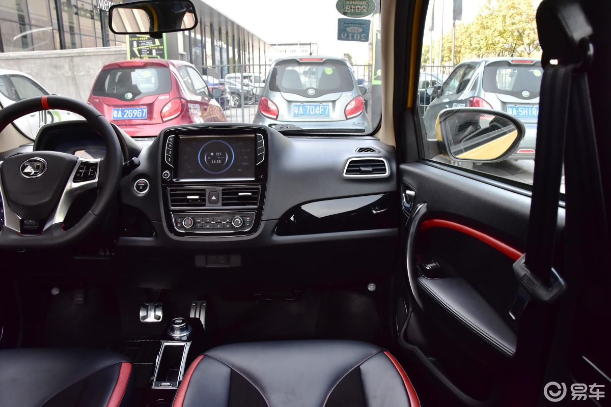 2017款外观                              2017款内饰