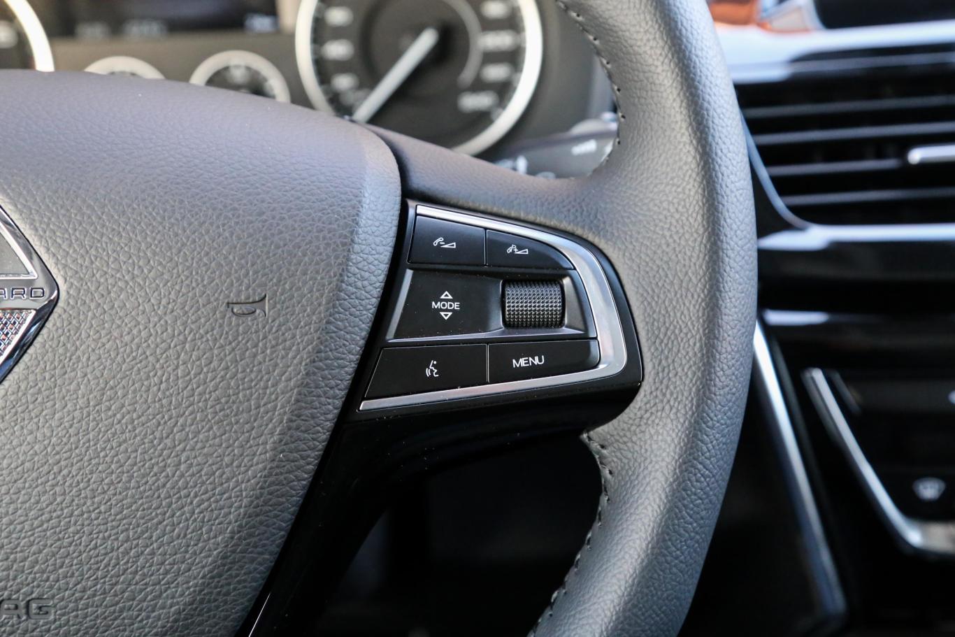 宝沃bx525t 四驱 风尚版右侧方向盘功能按键