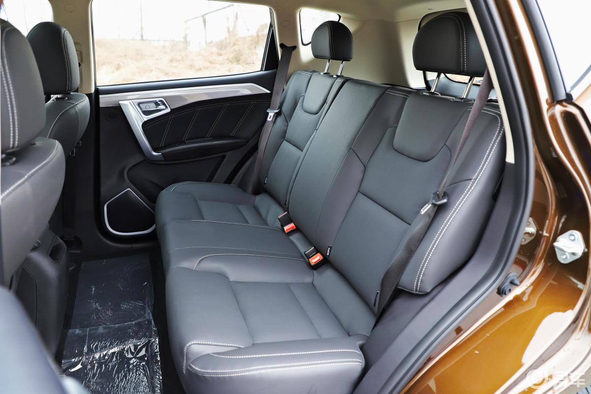 8l 手动 豪华版后排座椅汽车图片-汽车图片大全】-易车