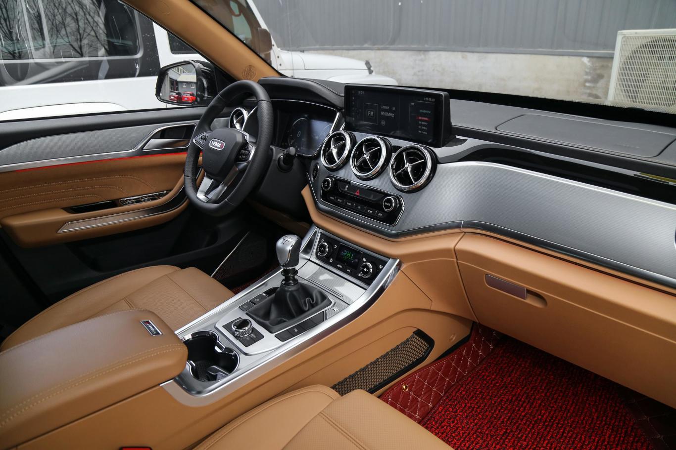 野马t801.5t 手动 炫酷版内饰全景副驾驶员方向