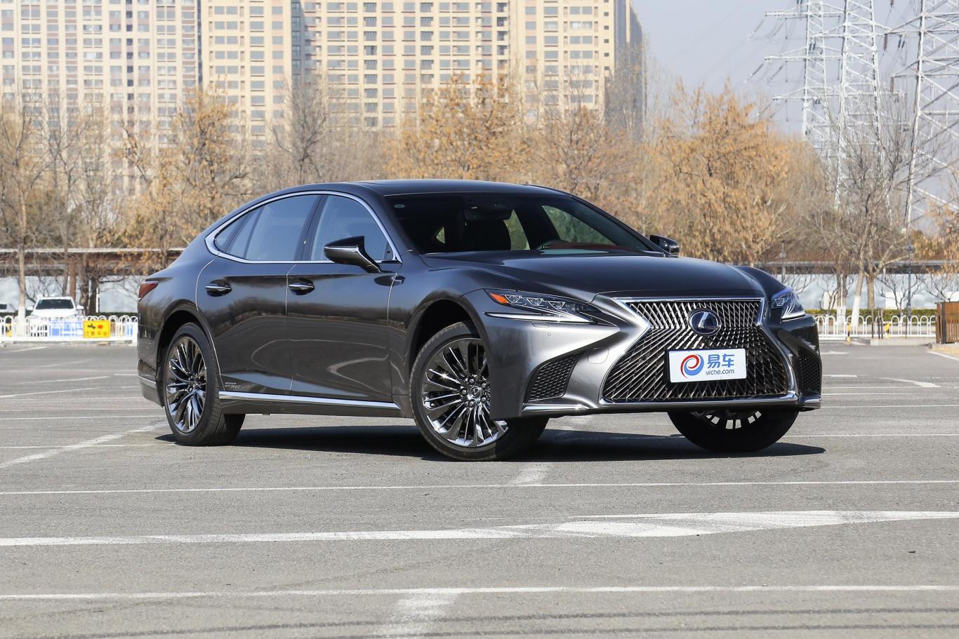 雷克萨斯ls500h 行政版 国v侧前45度车头向右水平