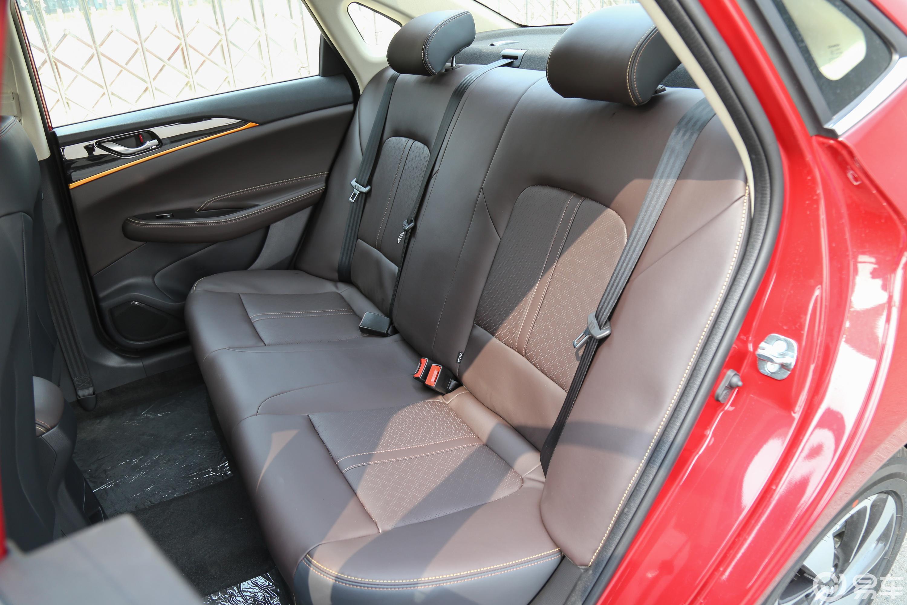 6l 手动 尊享型后排座椅汽车图片-汽车图片大全】-易车