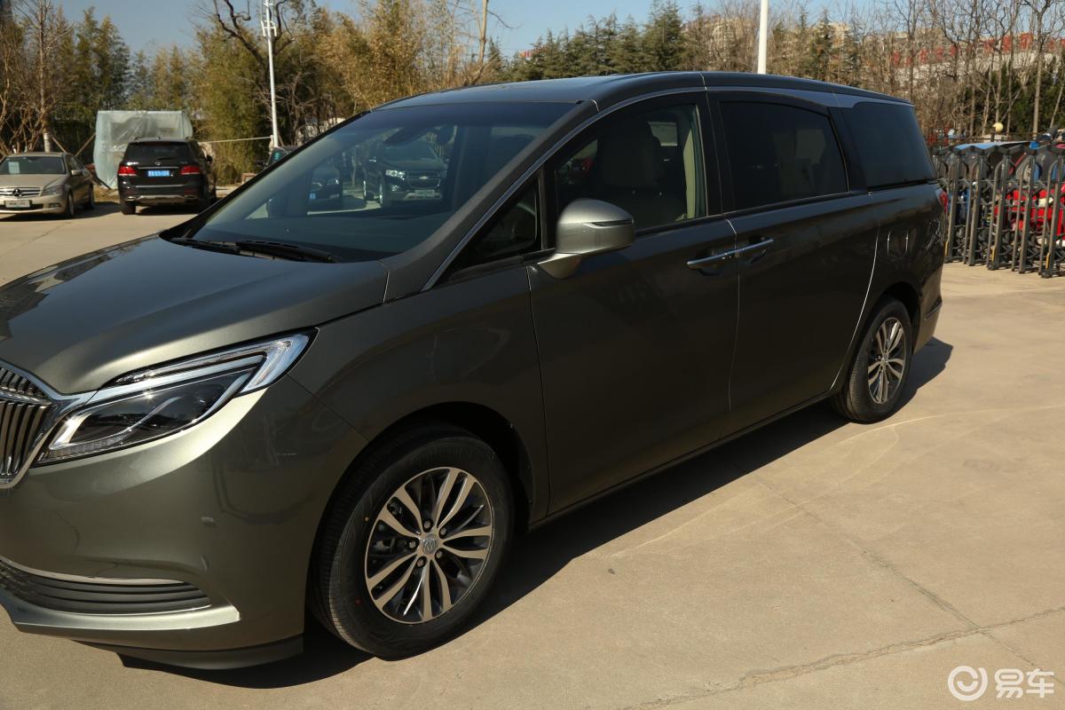 【别克gl82017款28t 豪华版侧前45度车头向右水平汽车图片-汽车图片