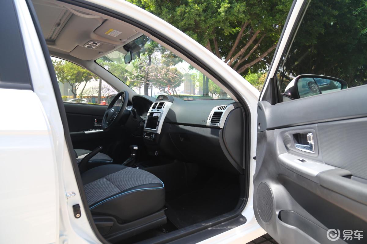 【华骐300e2017款标准版内饰全景副驾驶员方向汽车图片-汽车图片大全