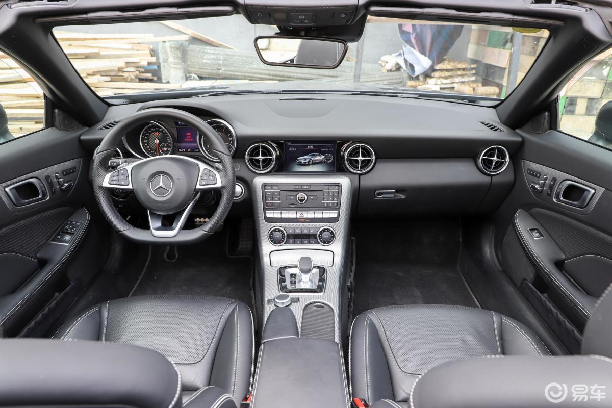 【奔驰slc级2018款slc 300 豪华运动型内饰全景正拍汽车图片-汽车图片