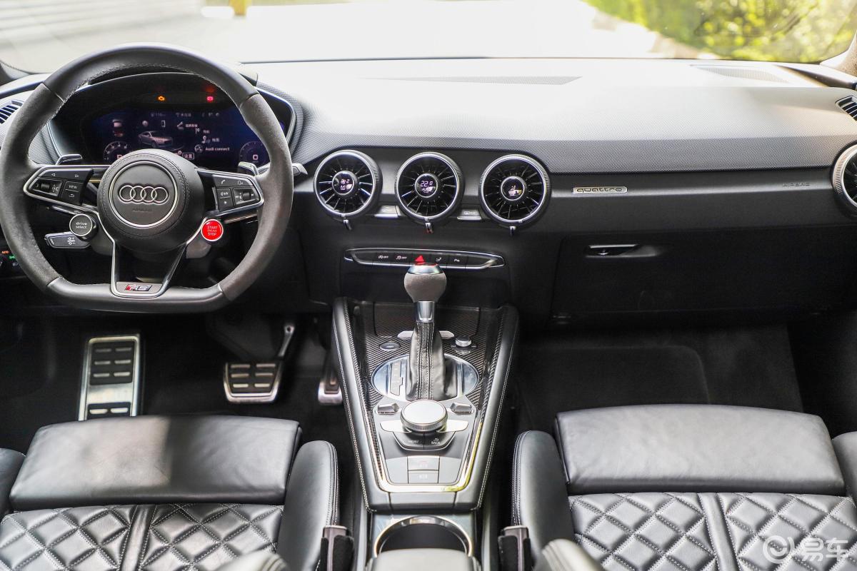 2017款外观                              2017款内饰