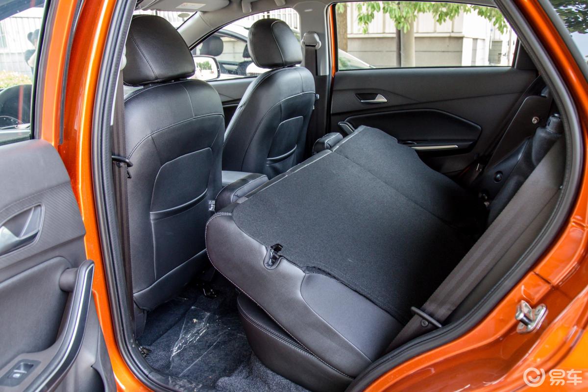 5l 手动 精英版后排空间体验汽车图片-汽车图片大全】-易车网