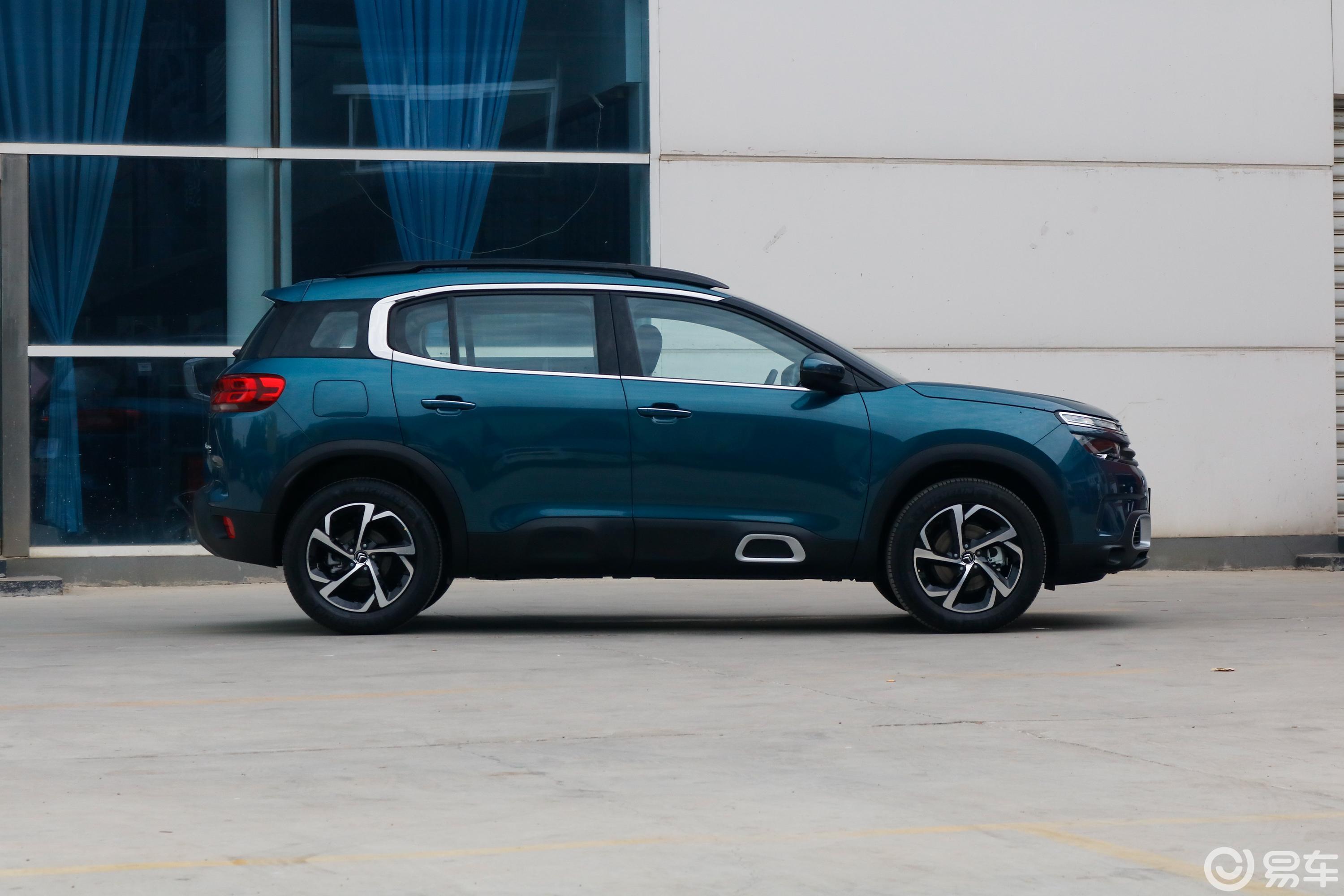 【天逸 c5 aircross2017款350thp 时尚版正侧车头向右水平汽车图片