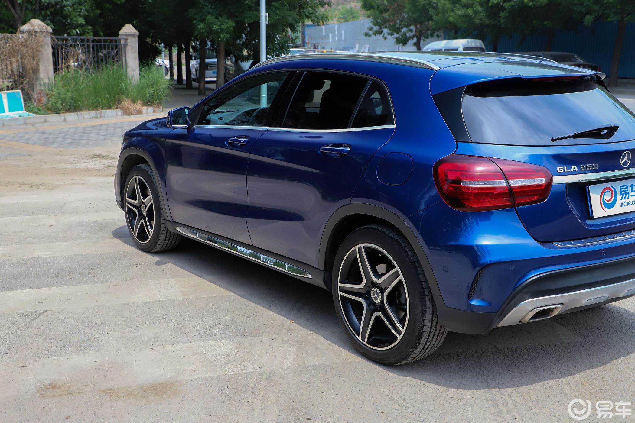 【奔驰gla2017款gla 260 4matic 运动版外观汽车图片-汽车图片大全】