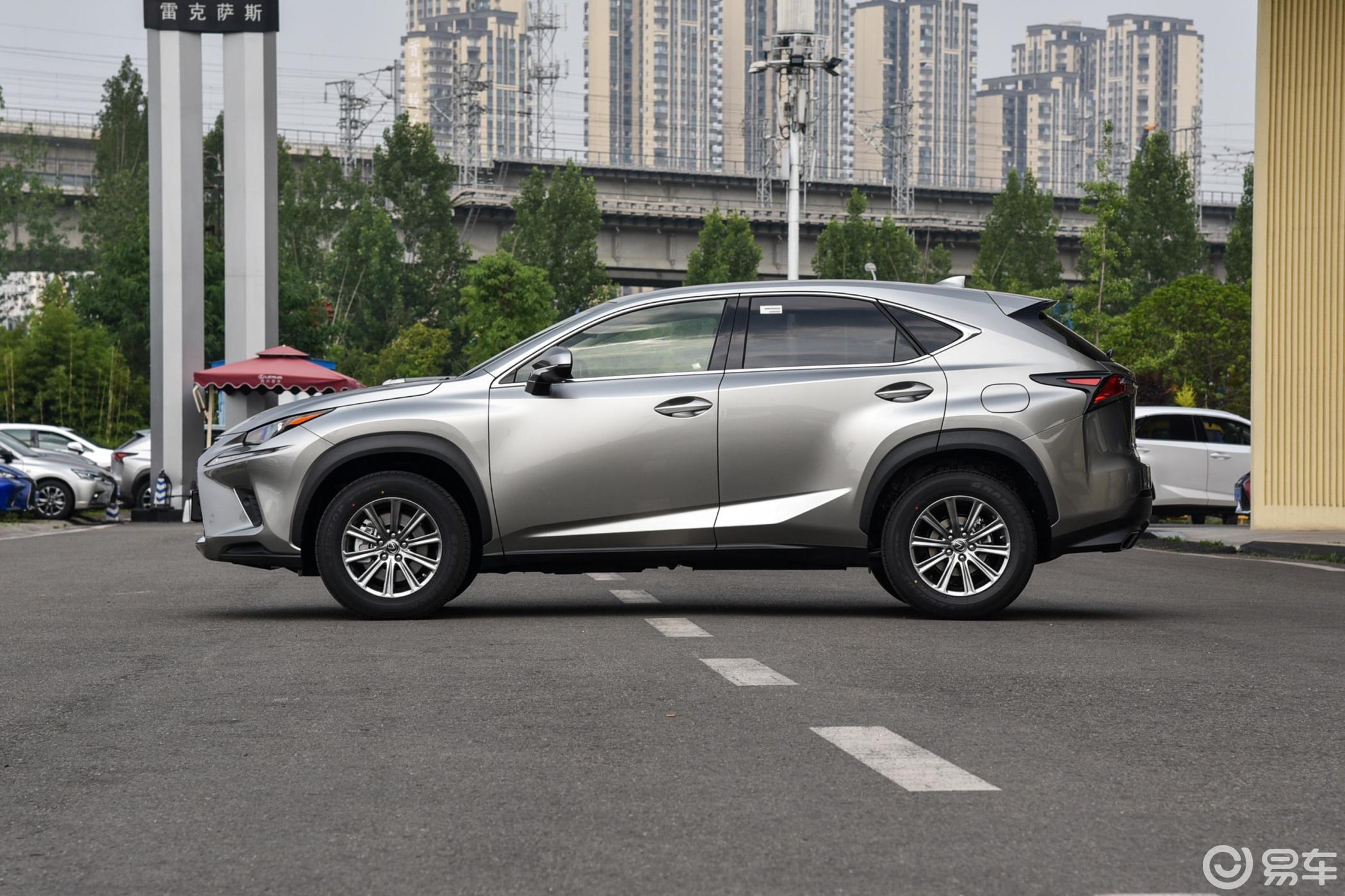 【雷克萨斯nx2018款300 锋行版 国v正侧车头向左水平汽车图片-汽车
