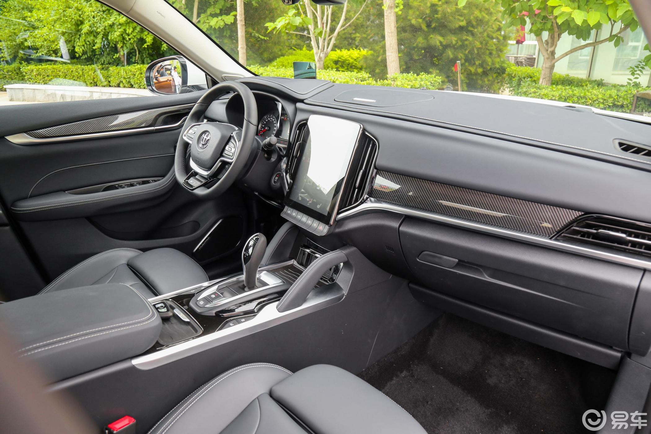 【中华v72018款280t 双离合 旗舰型内饰全景副驾驶员方向汽车图片