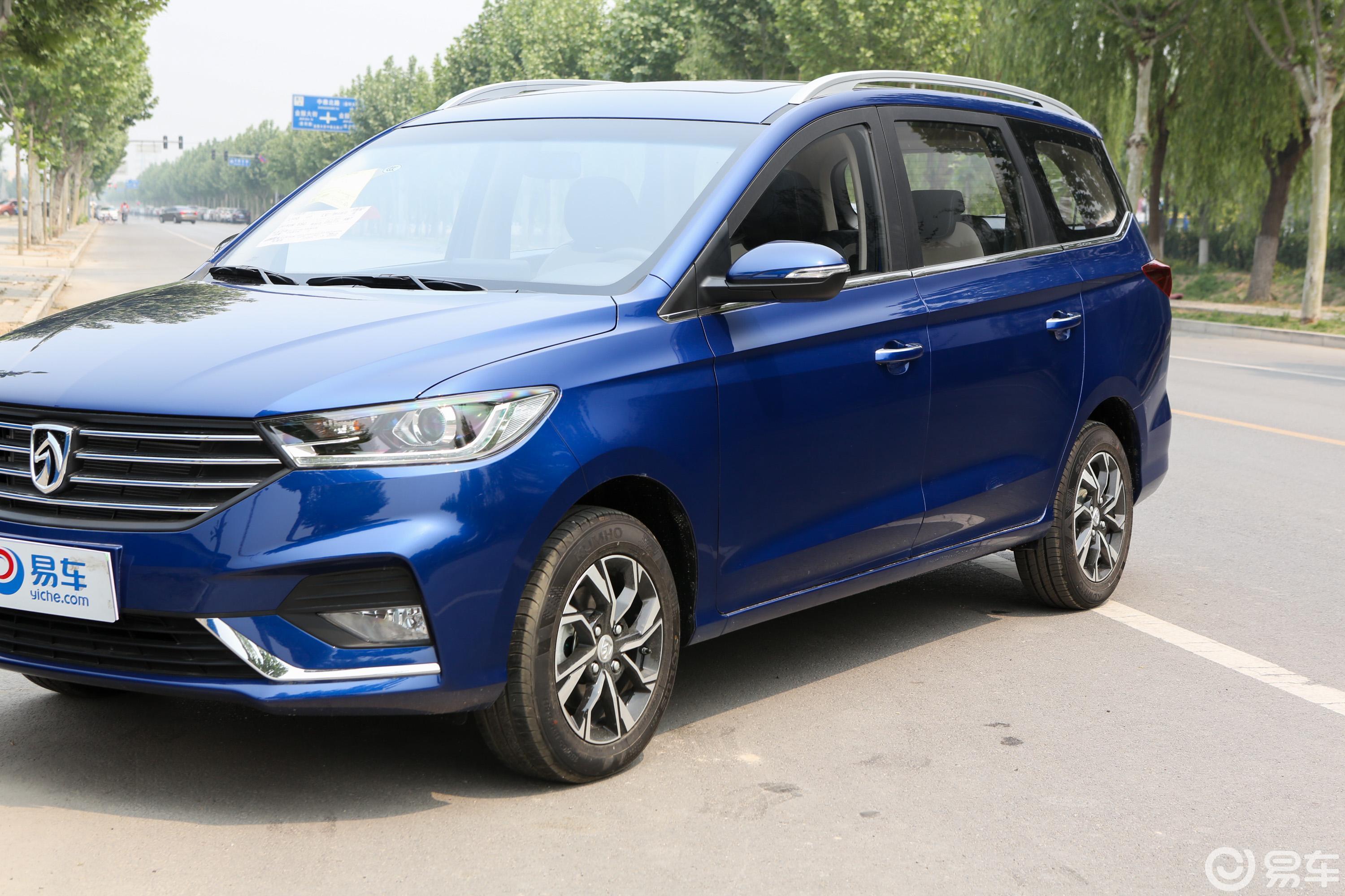 上汽通用五菱  宝骏360  2018款  2019款  2018款  1.