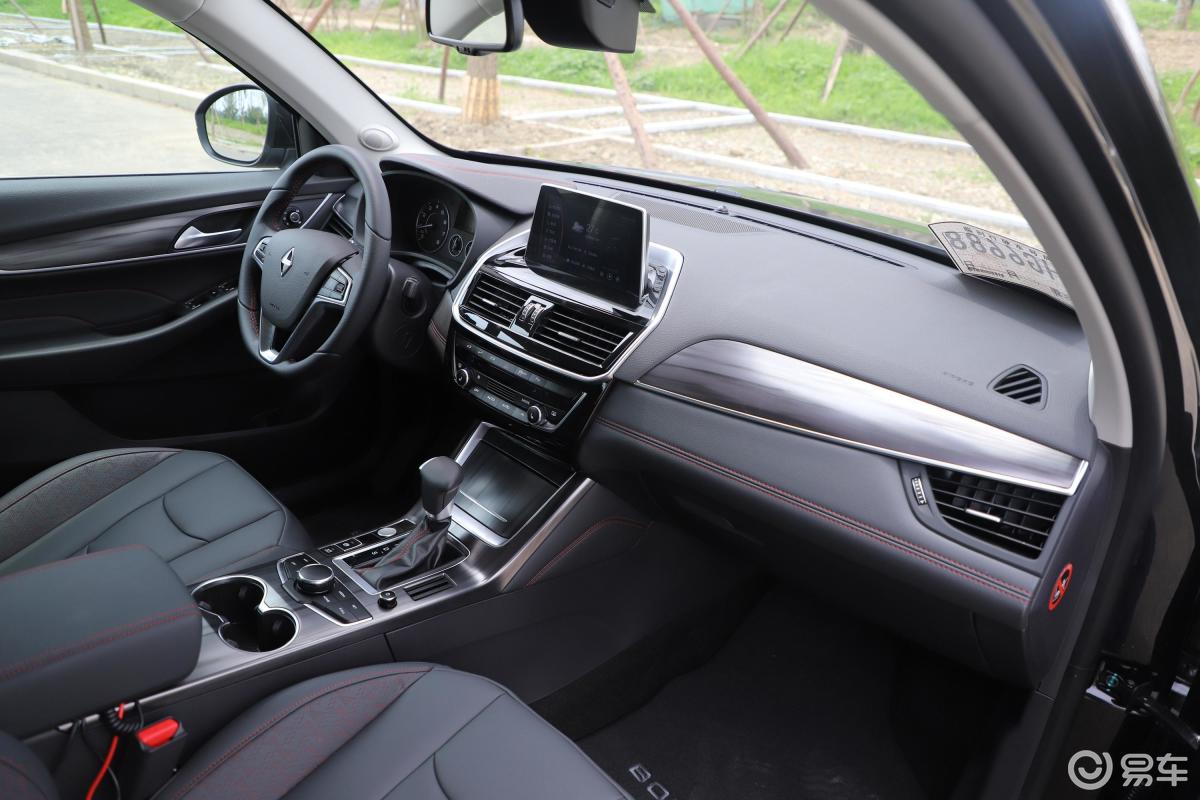 【宝沃bx62018款28t 四驱 gt至酷版侧前45度车头向右水平汽车图片