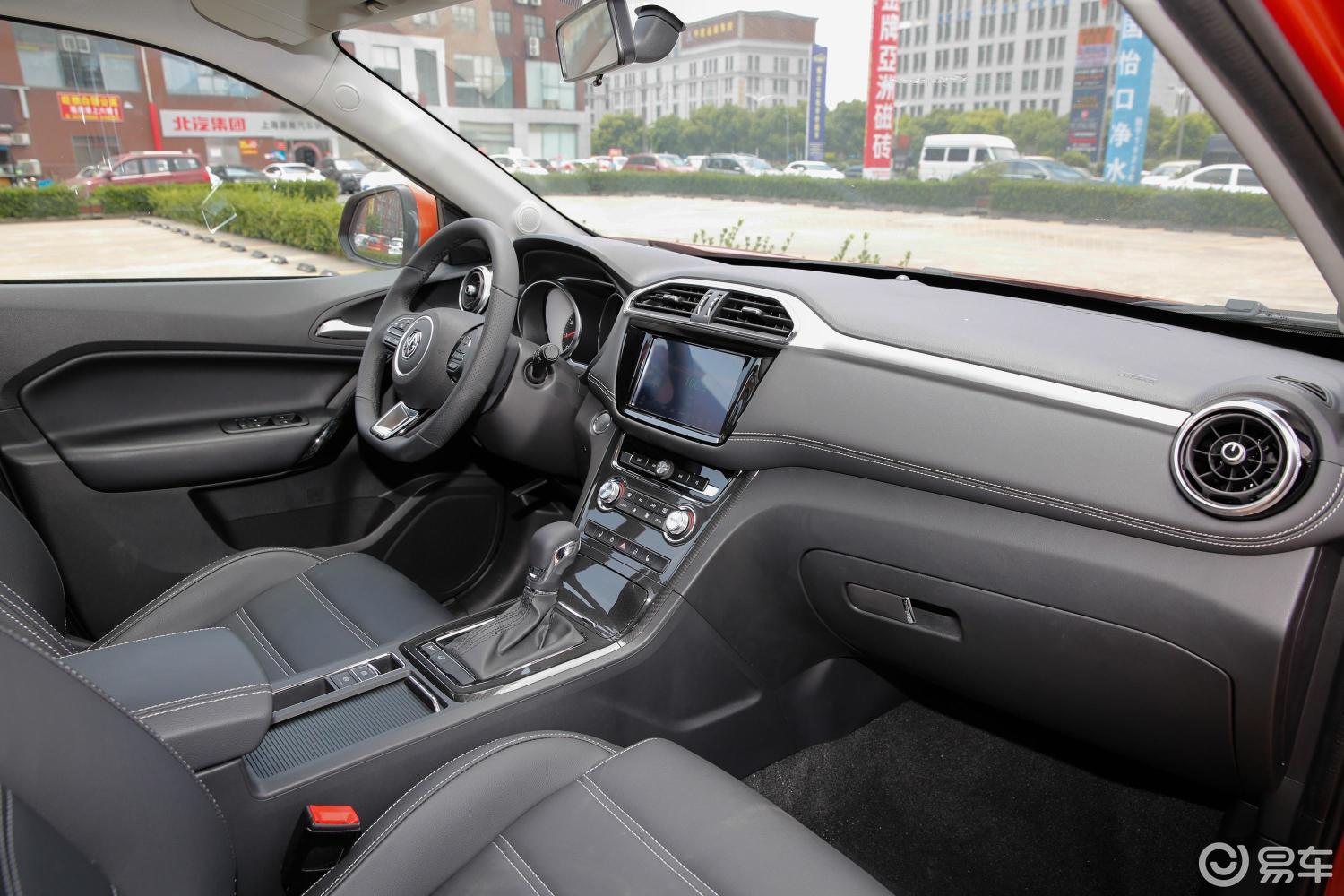 【名爵gs 锐腾2017款20t 双离合 两驱 尊享版内饰全景副驾驶员方向
