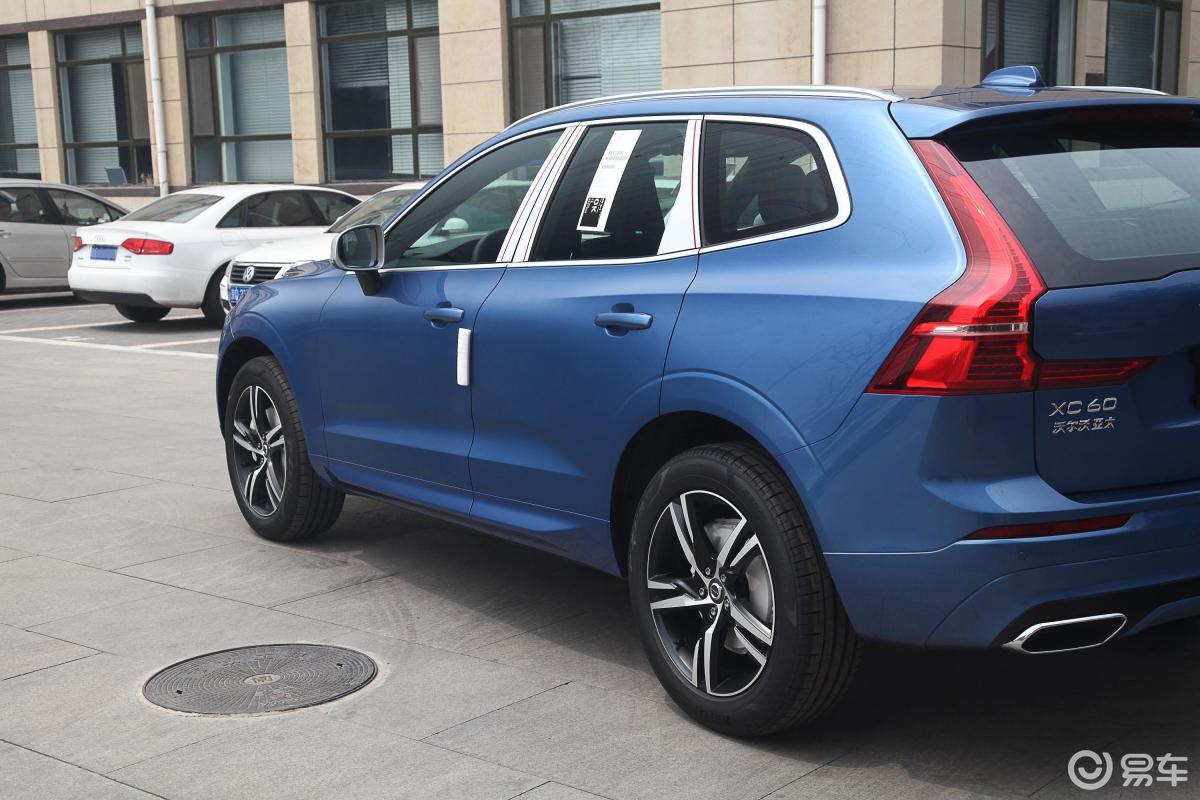 【沃尔沃xc602019款t5 四驱 智远运动版侧前45度车头向右水平汽车图片