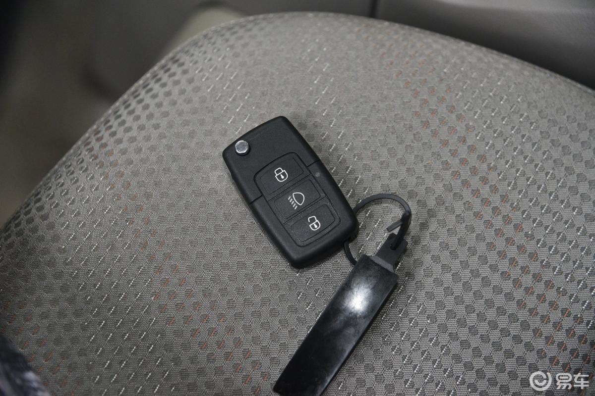 8l 手动 重载金刚(3360轴距)加强版内饰汽车图片-汽车图片大全】-易车