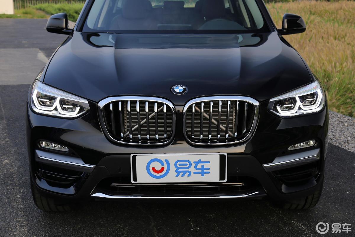 【宝马x32018款xdrive 28i 豪华套装正侧车头向右水平汽车图片-汽车